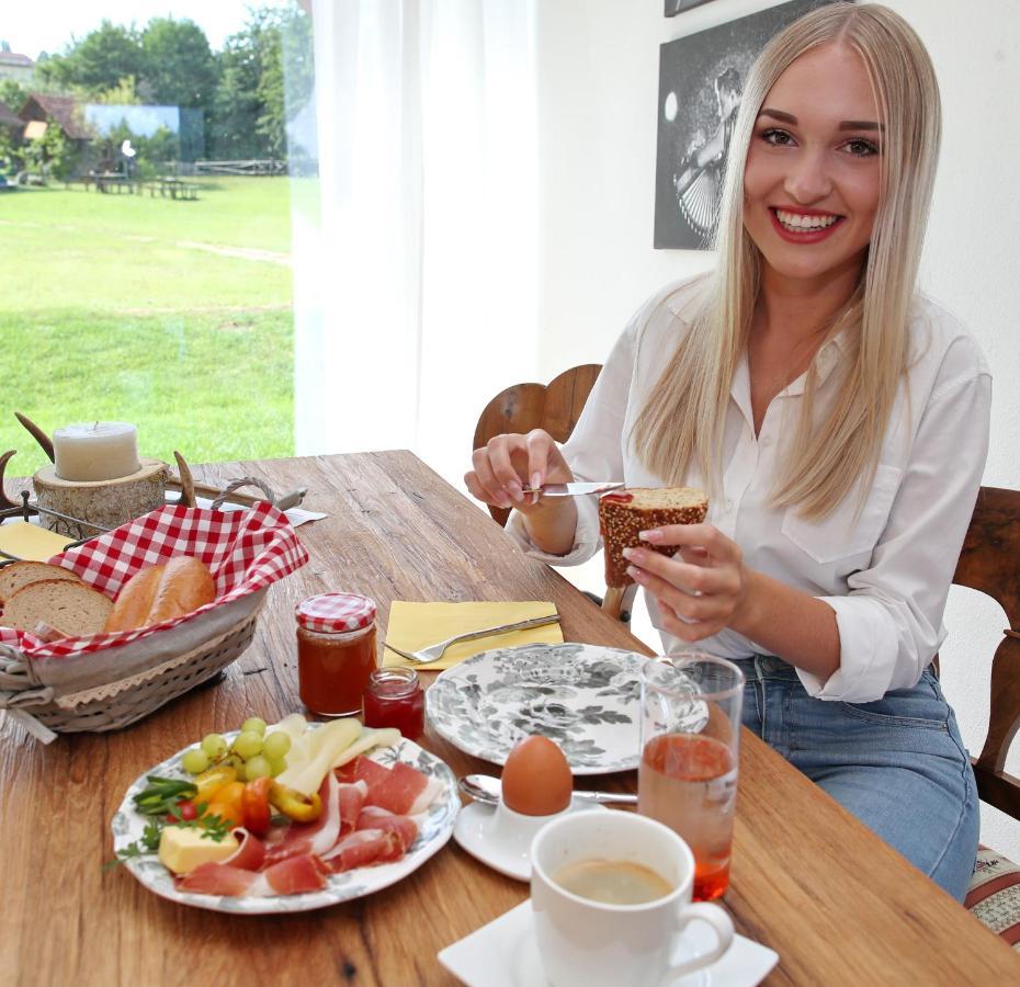 Steirerloft Apartment Sankt Peter am Ottersbach Екстериор снимка